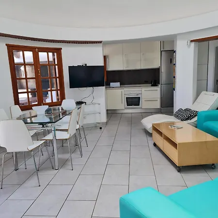Fuer 8 Personen Ca, 160 M Sup2 In Puerto Del Carmen, Lanzarote Suedkueste Von Lanzarote Holiday home *